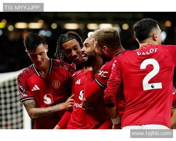 曼联球队阵容调整：新援快递加盟，锋线火力更胜往日